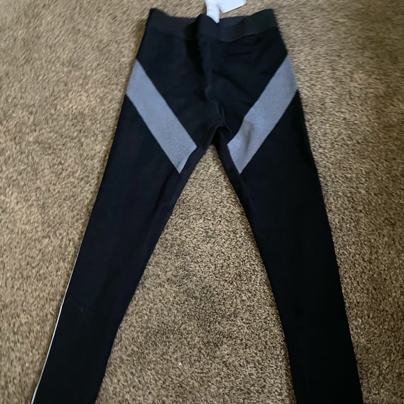 Fabletics leggings - Picture 2 of 4